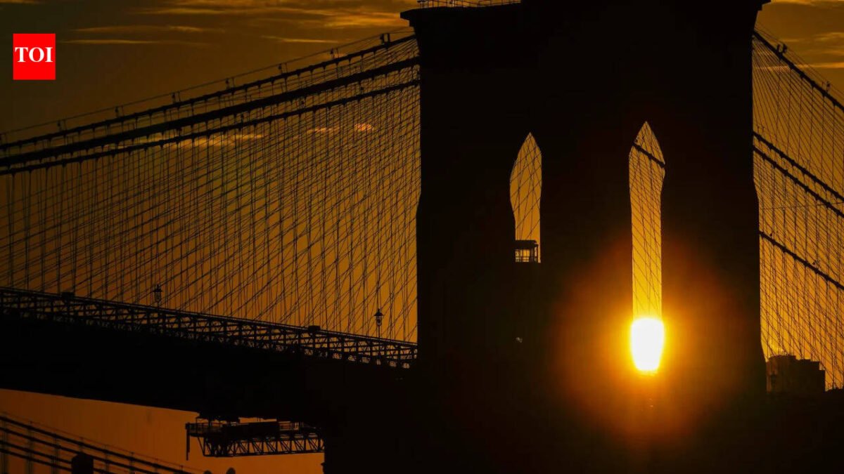 New York City shooting: Man fatally shot on Brooklyn Bridge after 'ignoring orders to drop weapon'
