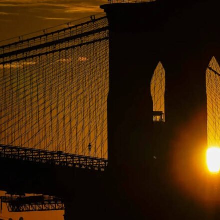New York City shooting: Man fatally shot on Brooklyn Bridge after 'ignoring orders to drop weapon'
