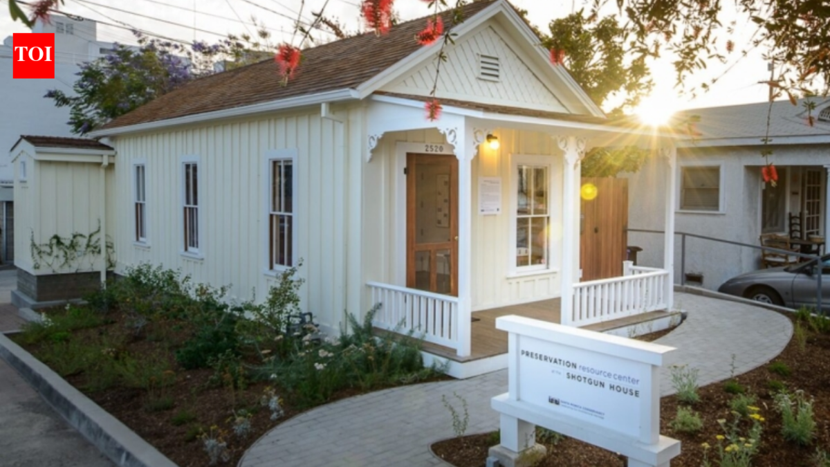 Built in 1897, Santa Monica's last intact shotgun house was nearly demolished in 1997; after multiple moves and restoration, it now serves as a preservation centre
