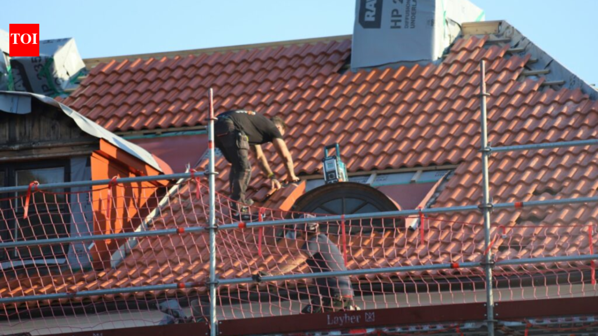 In 1997, Texas mixed discarded roofing shingles into two 1,000-foot Highway 31 test sections; years later, officials said their performance was comparable to conventional asphalt