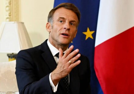 EU debate takes shape as Macron backs under-15 social media ban