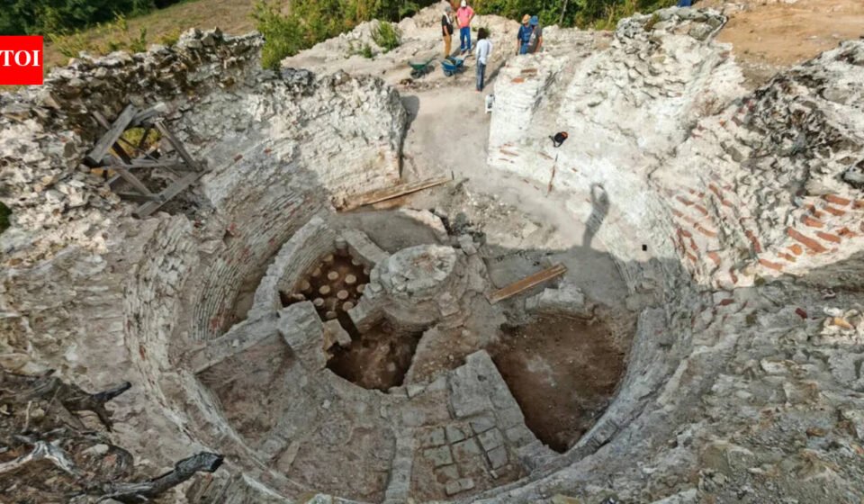 Around AD 310, a Roman emperor had a private bath built with three pools, heated floors and a sauna; archaeologists have now uncovered its unusual design