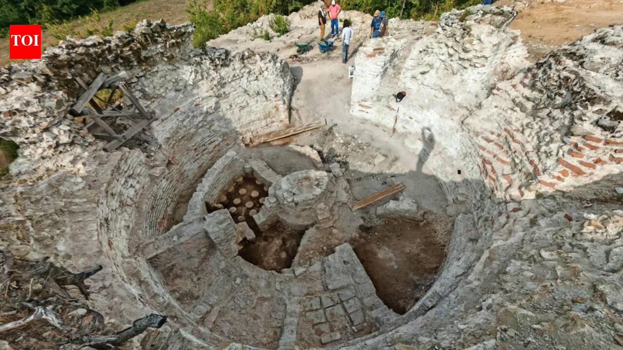Around AD 310, a Roman emperor had a private bath built with three pools, heated floors and a sauna; archaeologists have now uncovered its unusual design