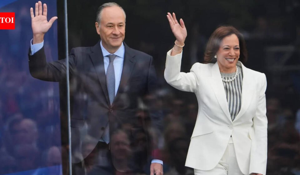 Break-in attempt at Kamala Harris' Malibu house; woman intercepted by security