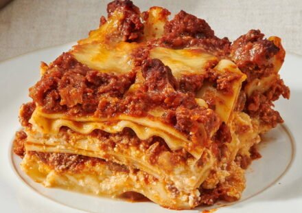 In 2020, a San Diego mom and her toddler began cooking extra meals for struggling neighbours; six years later, the idea has shared 750,000 lasagnas and reached 3 million people