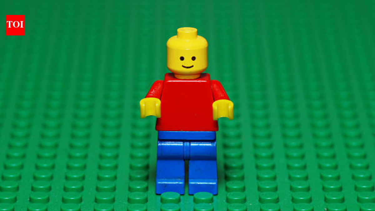 A teenager who survived childhood cancer started collecting LEGO for the hospital that treated him; his drive has now donated 573 mini-figures and raised $2,575