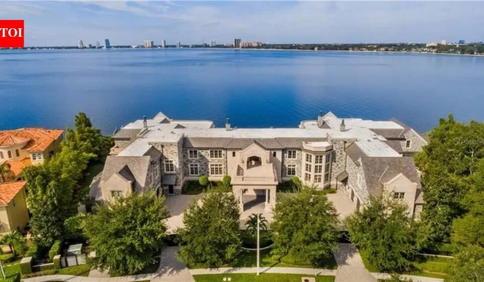 In 2005, Derek Jeter assembled three Tampa waterfront lots for $7.7 million and built a 22,000-sq-ft mansion; after selling it for $22.5 million in 2021, the home was marked for demolition