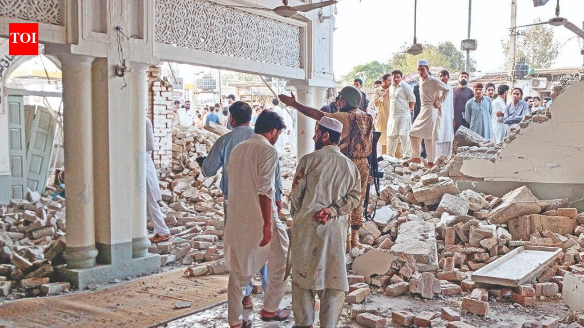 21 security personnel dead in blast at police line in Pakistan