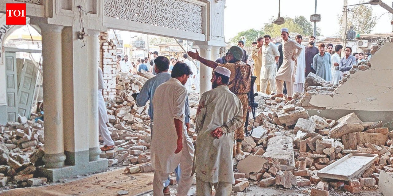 21 security personnel dead in blast at police line in Pakistan