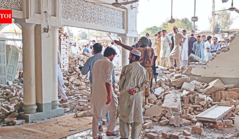 21 security personnel dead in blast at police line in Pakistan