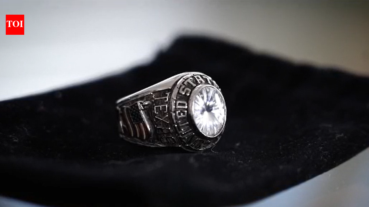 A silver US Army ring missing since 2006 was found in another soldier’s footlocker; after a three-year search, a Fort Worth woman finally returned it to its original owner 20 years later