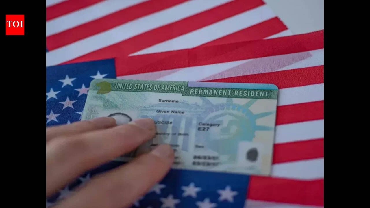 Indian Green Card applicants see mysterious USCIS status change, immigration lawyer says it must be a 'system glitch'