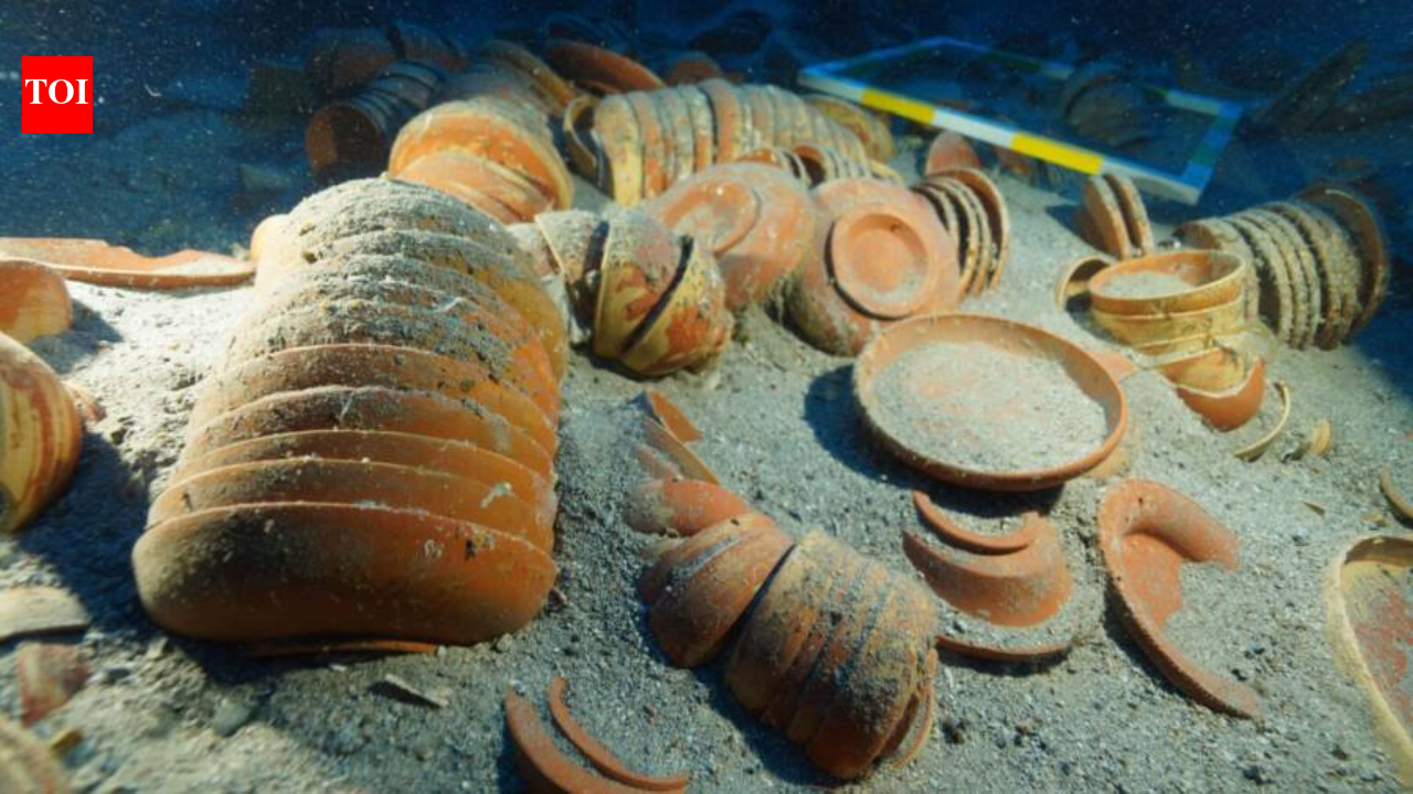 2,100-year-old shipwreck filled with 122 varieties of ancient Roman tableware found by archaeologists in Turkey was mentioned in a letter by Roman statesman Cicero