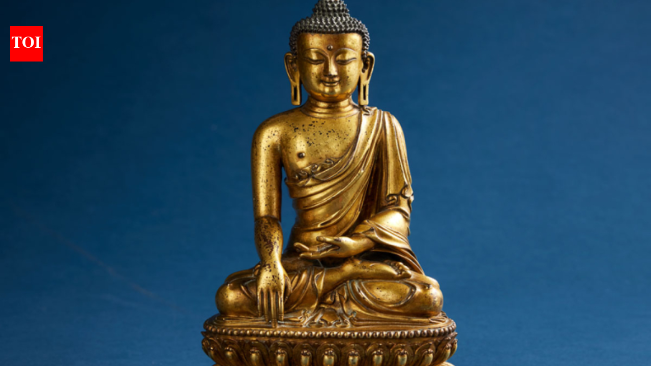 In the 1980s, a Swedish flea-market buyer paid just over SEK 20 for a small Buddha statue; four decades later, experts traced it to the Ming dynasty, and it sold for SEK 2.44 million at auction