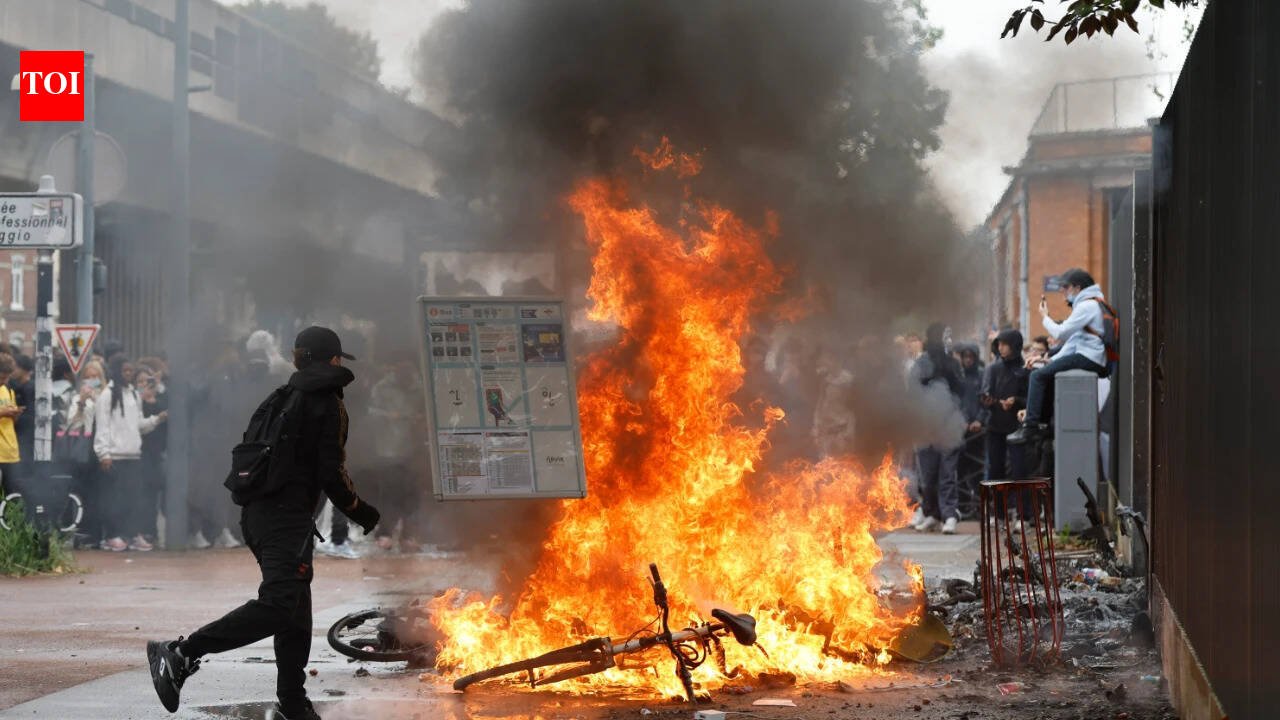 Student protests rock France with over 400 detained: Why are schools protesting - explained