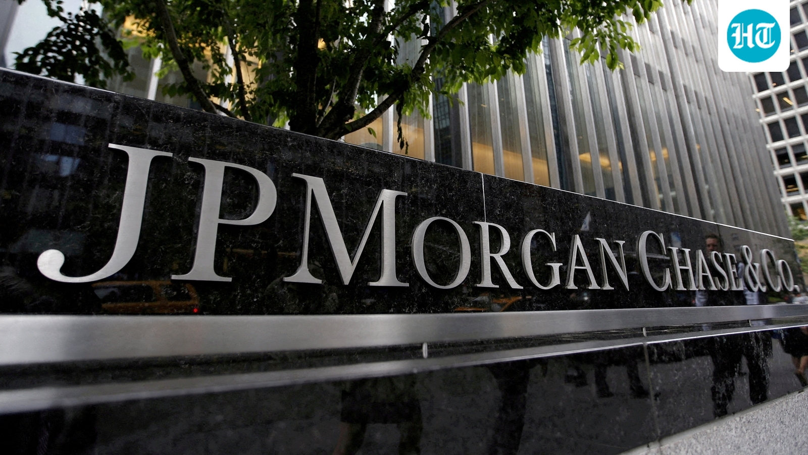JPMorgan Chase invests $5 billion in US industries linked to economic and national security. (File photo/REUTERS)