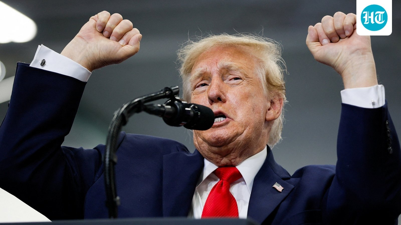 Trump shares graphic animal attack videos, some of them AI-generated (REUTERS/Evan Vucci) (REUTERS)