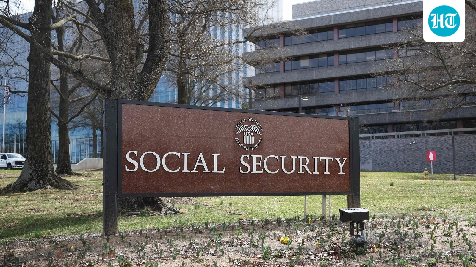 Social Security retirees face possible benefit cuts in 2032 despite a 2027 COLA increase. (Photo by Kayla Bartkowski / GETTY IMAGES NORTH AMERICA / Getty Images via AFP) (Getty Images via AFP)