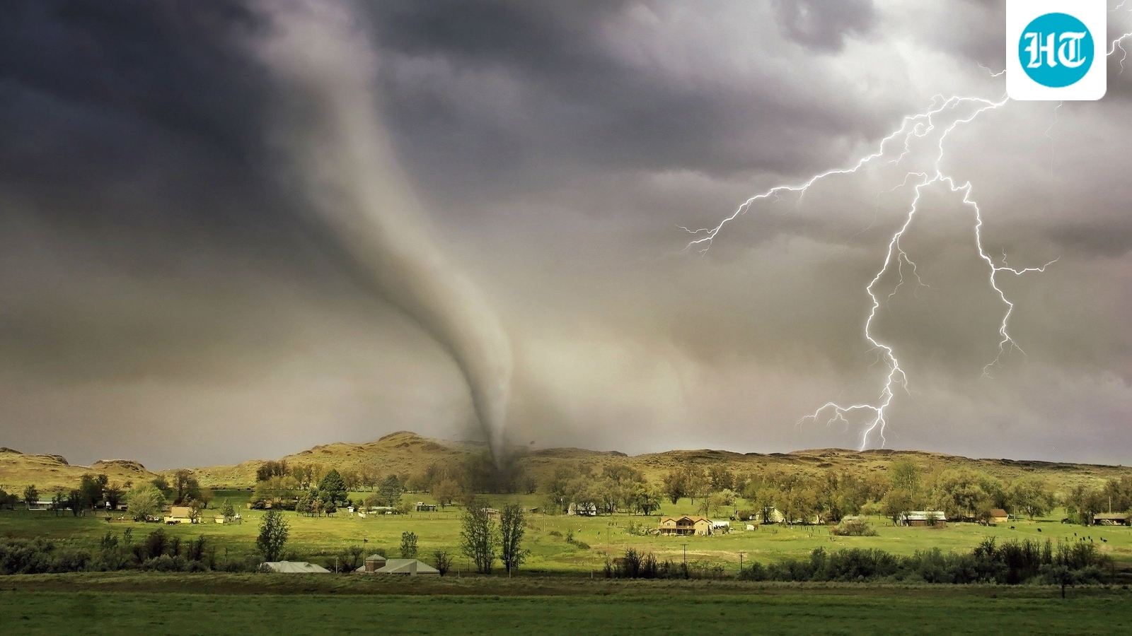 ‘Confirmed tornado touchdown’ causes destructionin Santa Fe (Pexel - representational image)