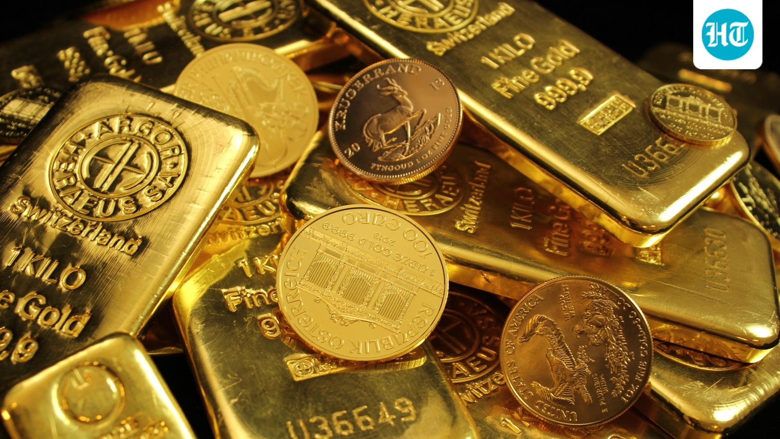 Gold prices stay near $4,000 an ounce as traders await the Federal Reserve's rate decision. (Pexel)