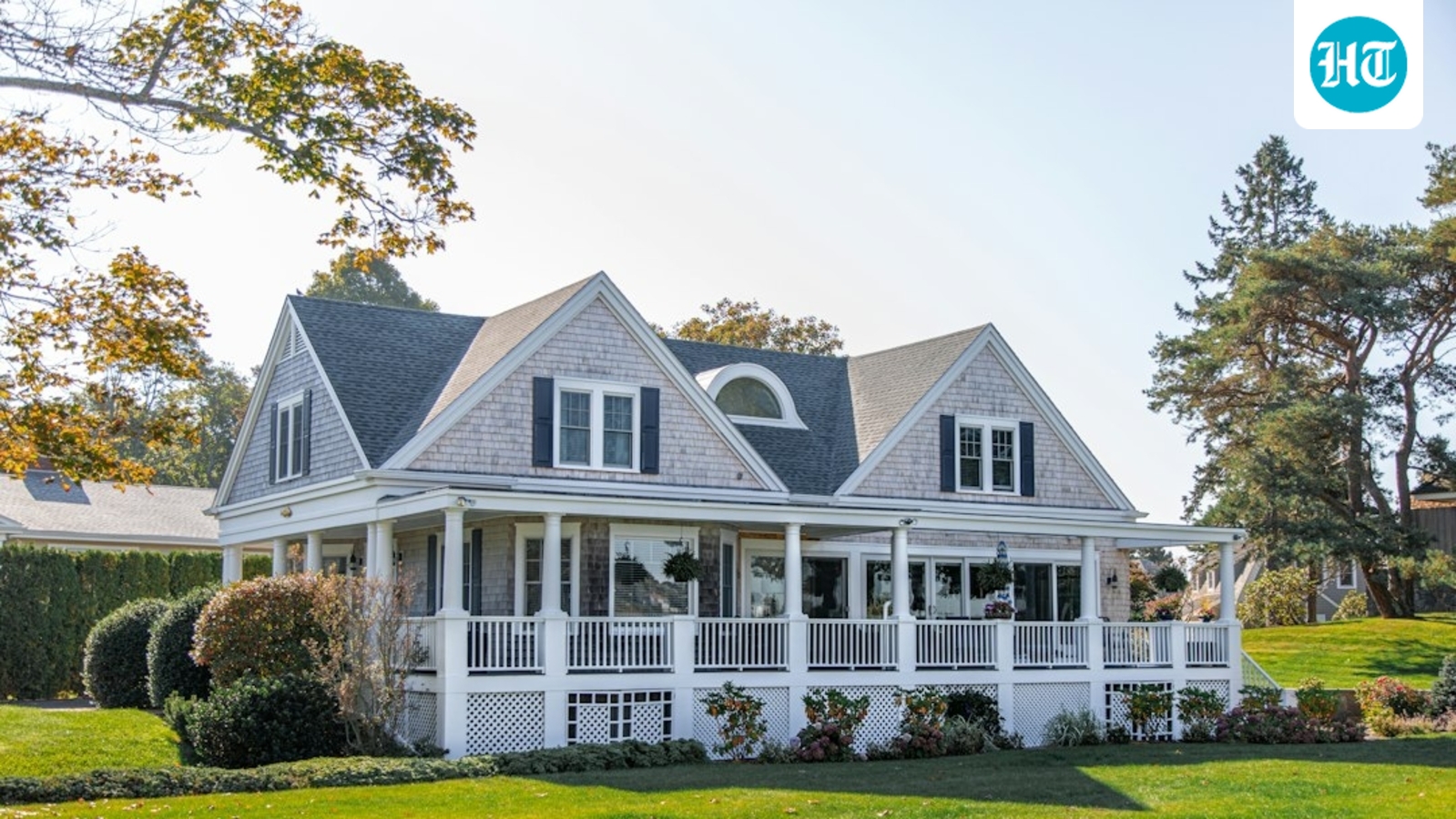 US home sellers offer mortgage rate buydowns and price cuts as high rates slow home sales. (Unsplash)
