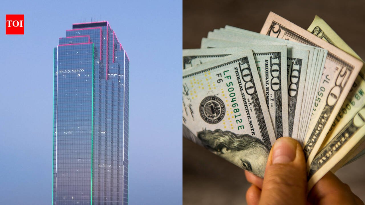 Dallas gave developers 10 more months to buy its 72-story Bank of America Plaza and keep $103 million in incentives tied to a $409 million plan adding a hotel, garage, restaurant and observation deck