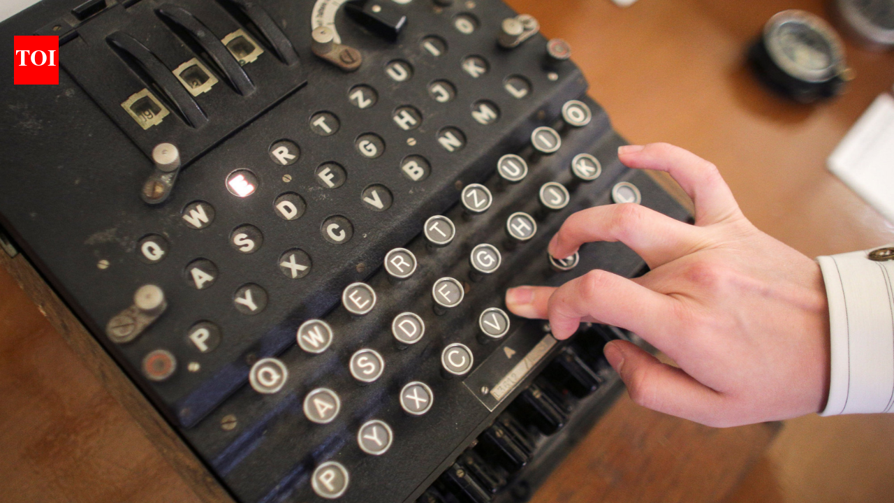 A Romanian flea-market seller thought an old machine was a typewriter and let it go for €100; the buyer, a cryptography professor, recognized a World War II Enigma I and sold it at auction in 2017 for €45,000