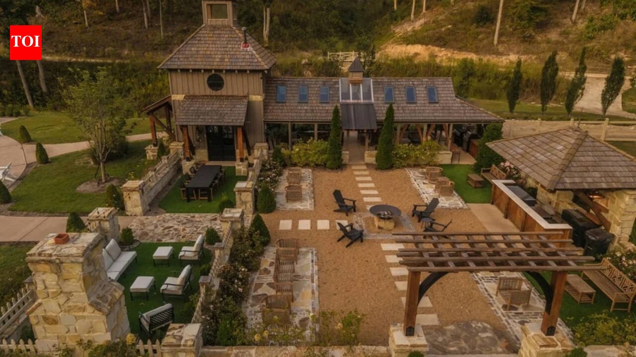 In 2025, a 118-acre Tennessee estate sold for $6.8 million with just 1,000 sq ft of living space; after a build-out to 17,078 sq ft with a music studio, helipad and wedding venue, it is back for $19.9 million