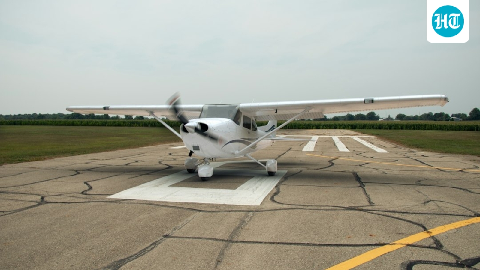 Six people, including a child, died in a Wisconsin plane crash after the pilot reported icing before impact. (unsplash)